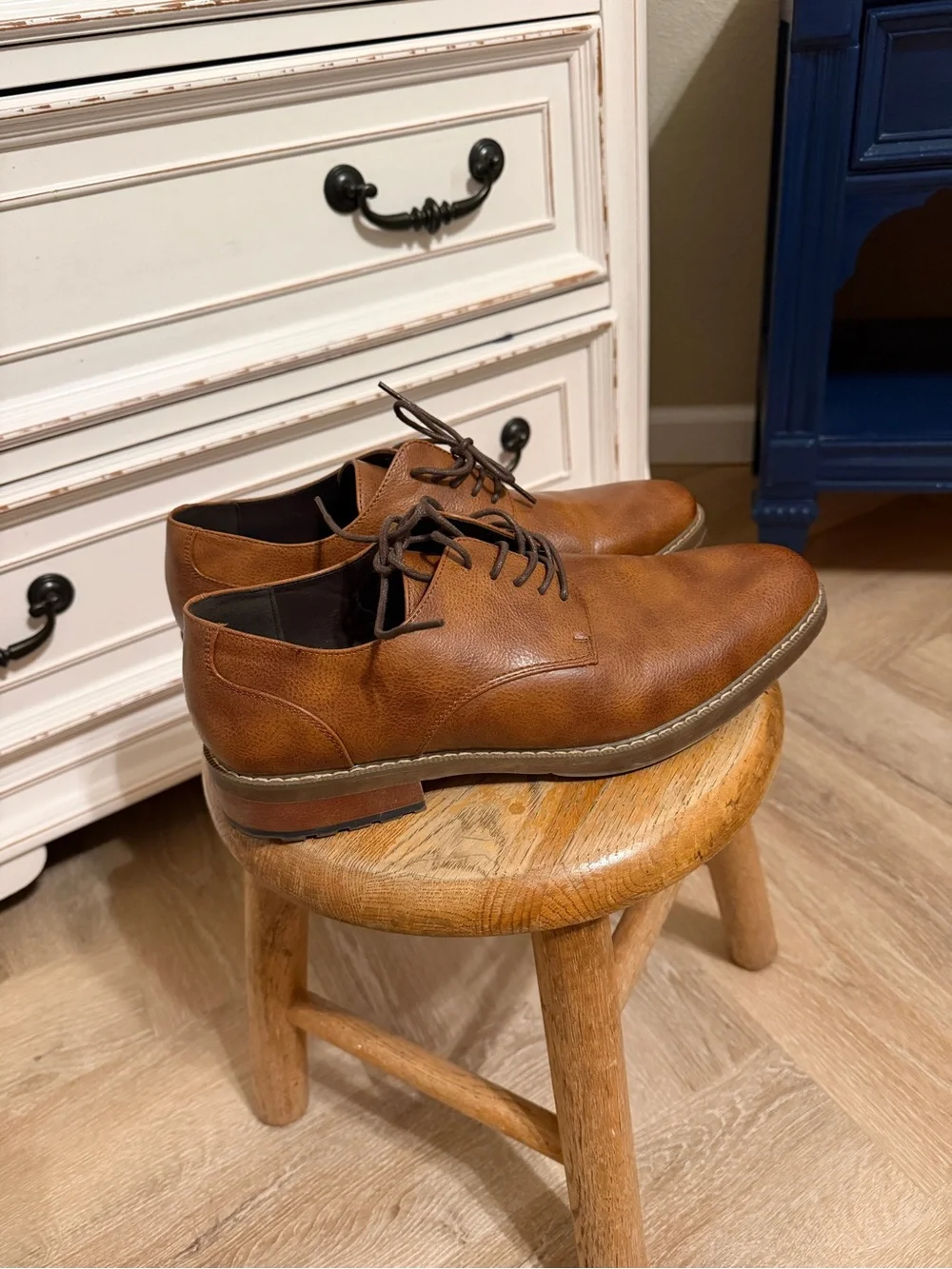 Van Heusen Brown Leather Derby Shoes - Classic Lace-Up